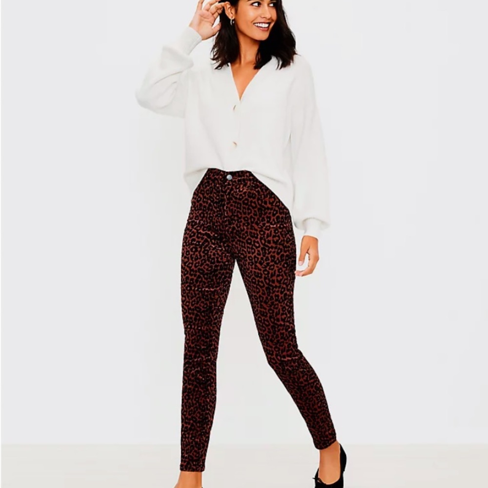 LOFT Leopard Print Hi Waist Skinny Corduroy Pants in Size 6P / 28